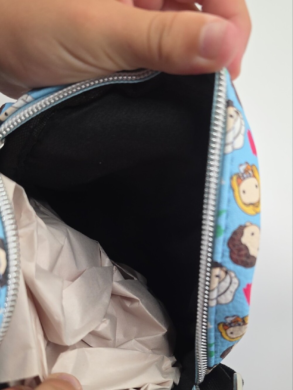Buckle-Down Friends Cartoon Character Crossbody Bag - Picture 7 of 7
